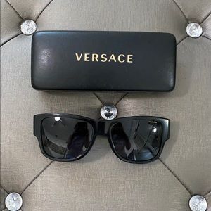 Unisex Versace polarized sunglasses